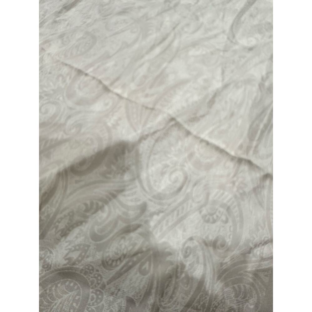 White Vintage Elegant Paisley Detail Textured Satin Hand Rolled Bridal Scarf - Picture 4 of 8